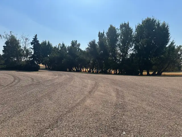 farm yard maintenance in General Labour in Medicine Hat