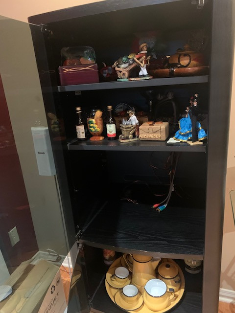 Display Cabinets in Hutches & Display Cabinets in Ottawa - Image 3
