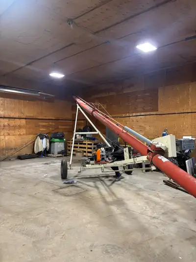 Minimal use flighting is in good shape. Has new motor 35hp. battery,fuel tank and belts all new. Sat...