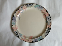 VINTAGE CHINESE PORCELAIN PLATE
