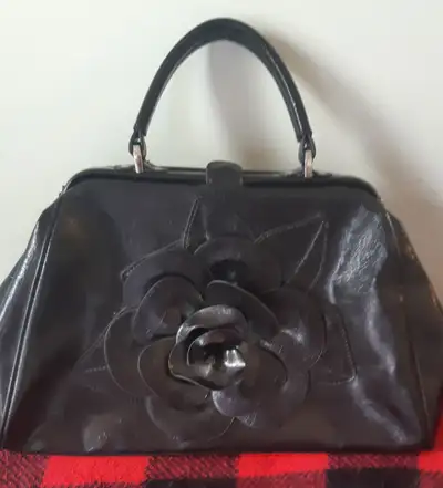 Jessica Simpson purse, View more