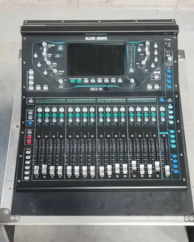 Excellent condition Allen & Heath SQ-5 digital mixing console. Great for live professional audio use...