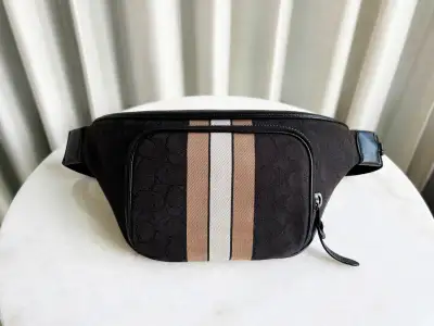 ❤️ COACH Thompson Belt Bag (Pickup in St. Catharines) ❤️, View more