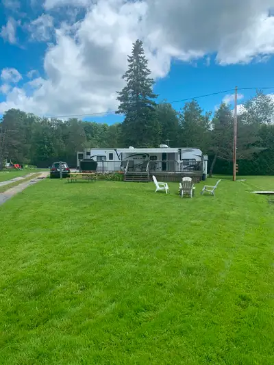 2014 Salem 36BHBS Trailer located in Fenelon Falls at Sandy Beach Resort Inc. (Balsam Lake) Excellen...