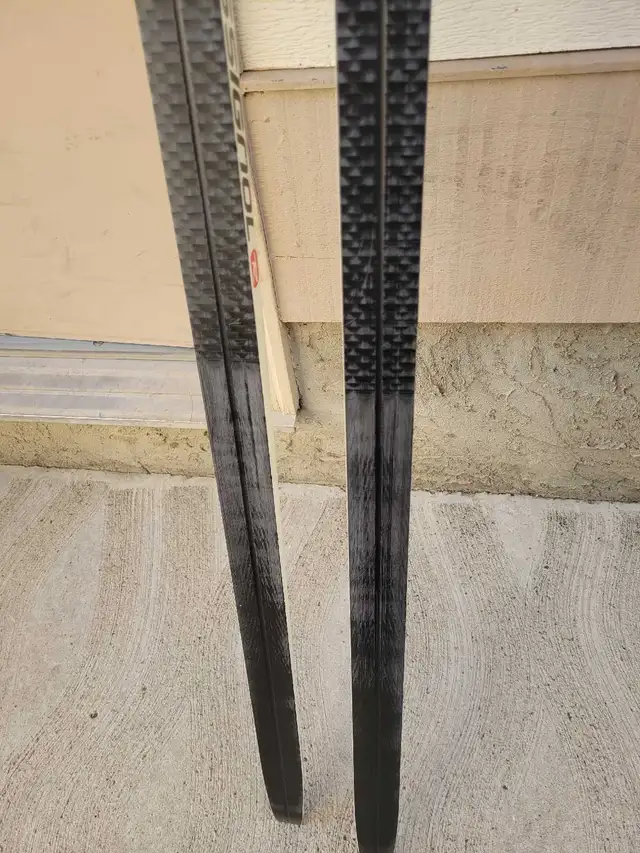 Rossignol XTour venture  Skin  cross coutry ski 198cm  in Ski in Calgary - Image 10