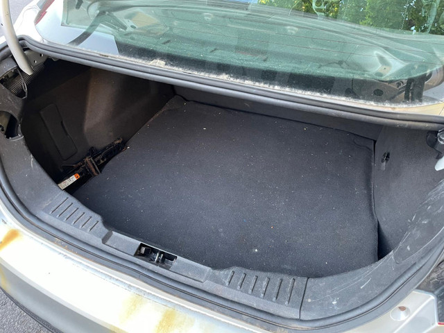 2012 Ford Focus SE – 158,793 km – Winter Tires Included in Cars & Trucks in Ottawa - Image 4