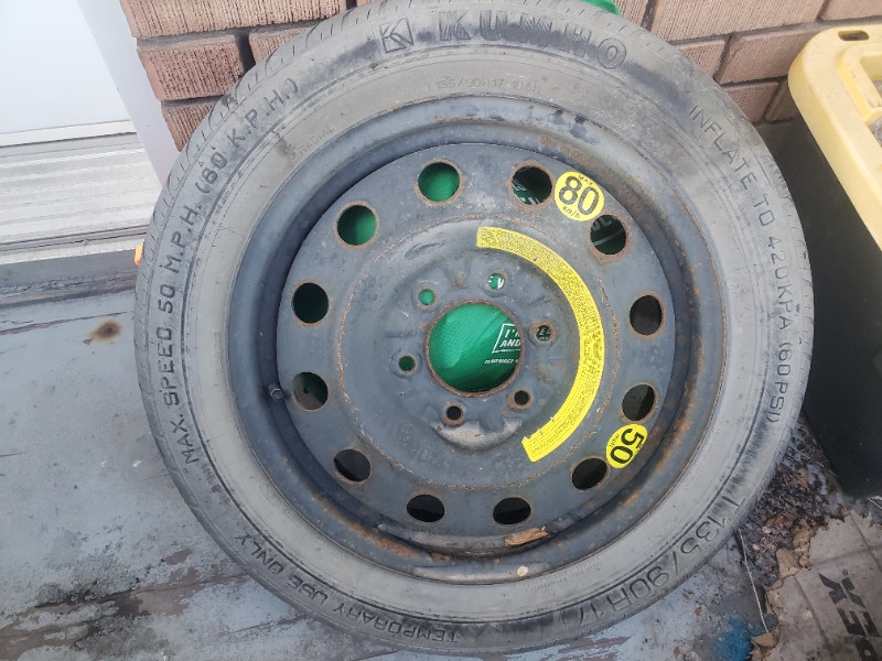 Roue de secours / Spare wheel 13590R17. Kumho trademarks Pneus et