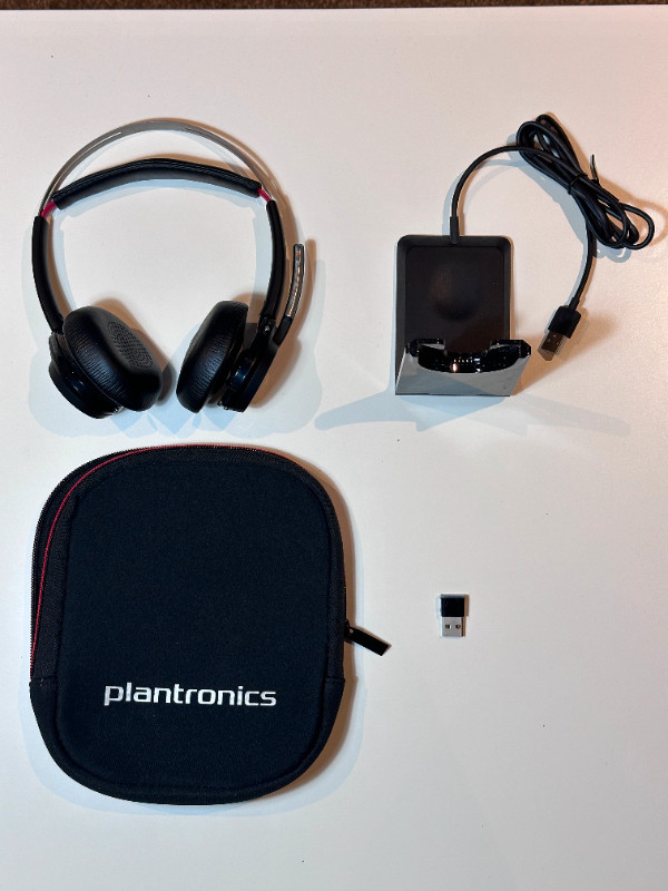 Casque d'écoute Bluetooth Plantronics Voyager Focus UC dans Écouteurs  à Laval/Rive Nord