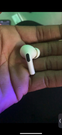 right side airpod pro 
