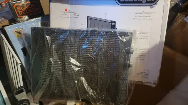 DeLonghi Mica Panel Space Heater, 1500W Quiet Electric  in General Electronics in Oshawa / Durham Region - Image 6