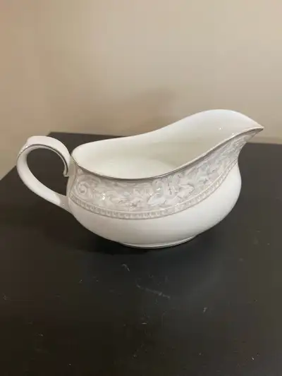Royal Doulton Saucière, View more