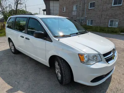 En excellente condition et toujours bien entretenue/ In excellent condition and always well maintain...