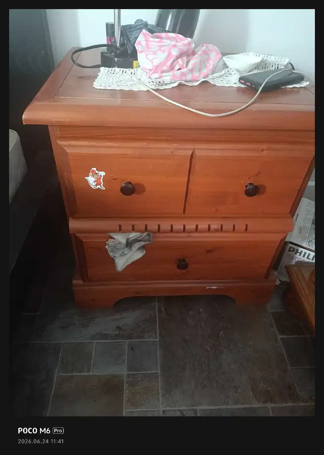table de nuit de chevet  in Dressers & Wardrobes in Lanaudière - Image 5
