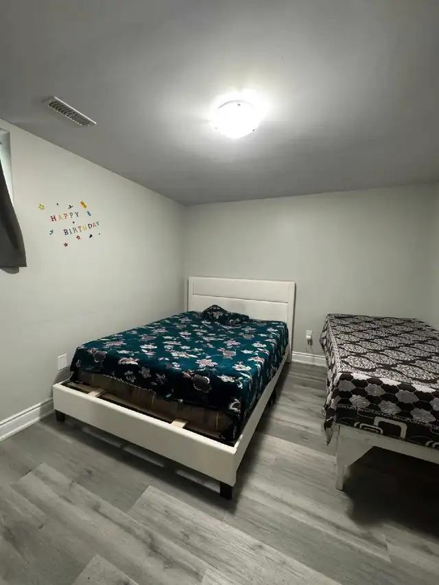 1 private room for Rent in Room Rentals & Roommates in Mississauga / Peel Region - Image 6