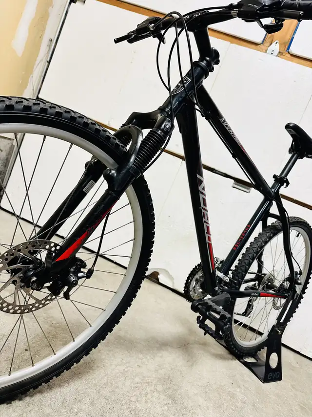 Overhauled Norco aluminum mountain bike with disc brakes in Mountain in Markham / York Region - Image 5