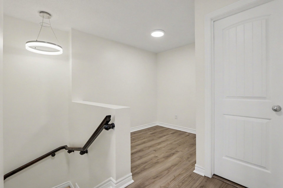 2-Bedroom + Den / Underground Pkg Condo in Barrhaven – $2,200/mo 5