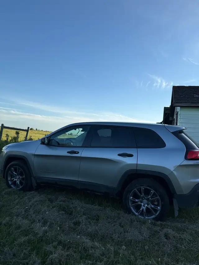2015 Jeep Cherokee 483712969842380800