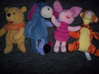 Toutous variés de la collection Winnie The Pooh