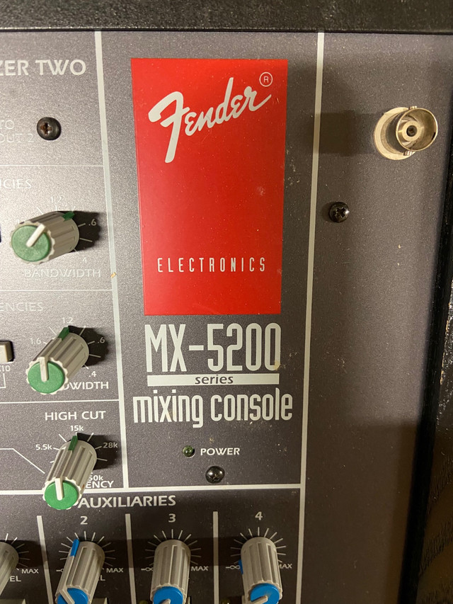 Fender MX5200 mixing console in Pro Audio & Recording Equipment in Annapolis Valley - Image 2