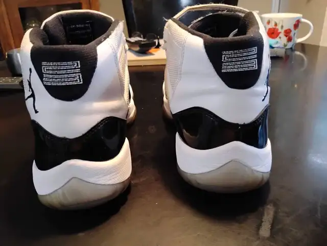 Jordan 11 Retro Concorde Size 8 mens  in Men's Shoes in Sault Ste. Marie - Image 5