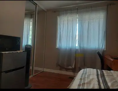 1 bedroom for rent Female only! Preperably student. $800 per month everything included! Location: Cr...