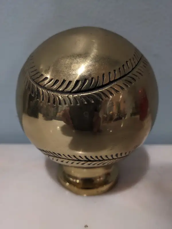 Vintage heavy brass baseball piggy coin bank in Arts & Collectibles in City of Toronto - Image 6