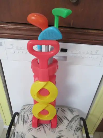 FS:  A Kids Mini Golf Set, View more