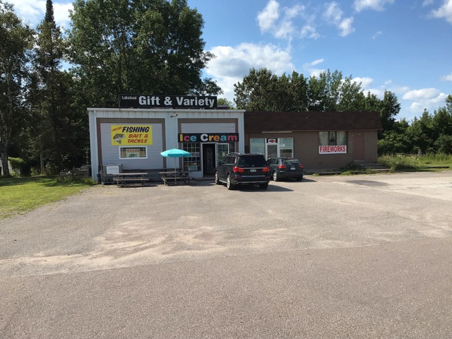 Rare Mixed Property For Rent/Sale Close To Lakefield College in Commercial & Office Space for Rent in Peterborough - Image 2