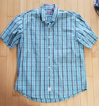 Men's Izod Short Sleeve Summer Shirts - Size L NEW!