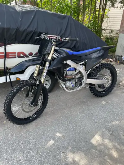 Selling a 2023 Yamaha yz450f works gear no issues with the bike. Electric start, chain and sprockets...