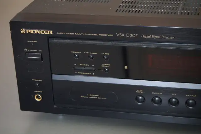 Pioneer receiver in Stereo Systems & Home Theatre in Calgary - Image 3