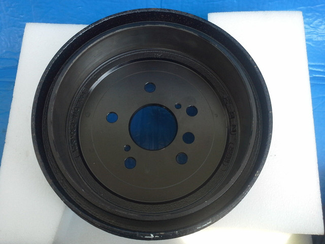 Tambour de freins originaux de Toyota .Camry et Solara 2001-2005 dans Autres pièces et accessoires  à Ouest de l’Île - Image 3