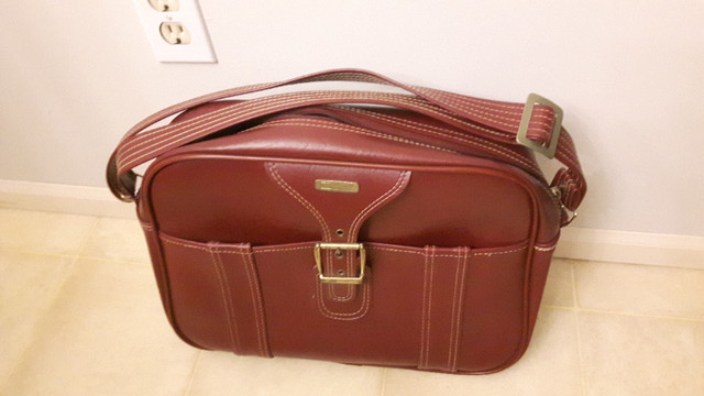 Brand New! Vintage National Luggage Leather Bag. in Women's - Bags & Wallets in Vancouver - Image 3