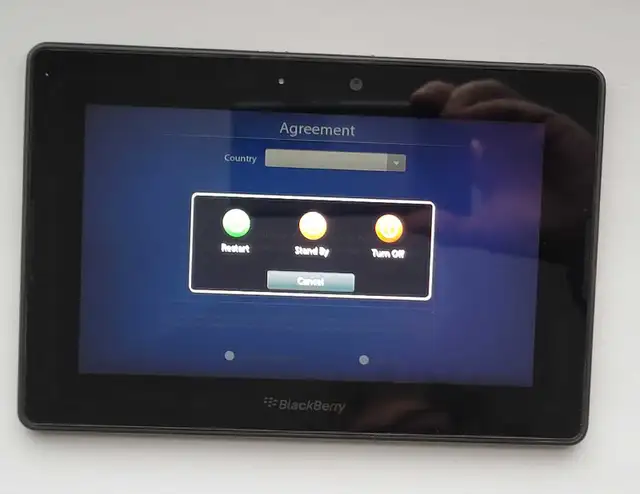 BLACKBERRY PLAYBOOK 16G WI-FI 7 INCH in iPads & Tablets in Barrie - Image 10