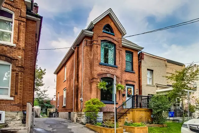 Beautiful 2 Story 3 Bedroom Detached Victorian For Rent Hamilton