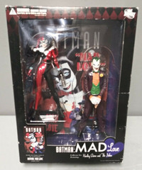 Batman Mad Love Harley Quinn and Joker Set