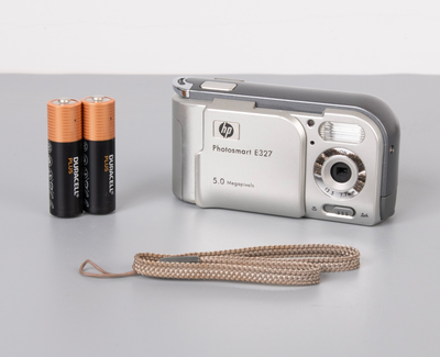 HP Photosmart E327 - 5MP Compact Digital Camera - Retro, Y2K, Vi, View more