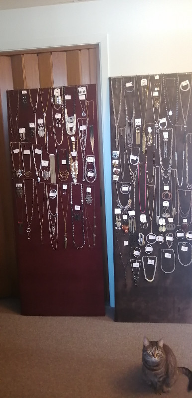 présentoir pour bijoux dans Bijoux et montres  à Saint-Hyacinthe