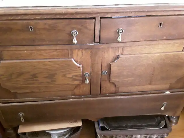 ANTIQUE OAK BUFFET / SIDEBOARD / MIRROR - SALE in Arts & Collectibles in City of Toronto - Image 7