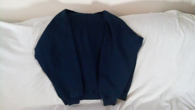 Windriver Sweatshirt in Women's - Tops & Outerwear in Guelph - Image 2