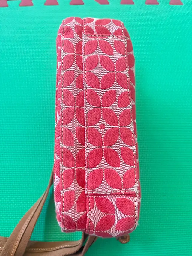 Woman’s Red Fossil Handbag  in Women's - Bags & Wallets in City of Toronto - Image 6