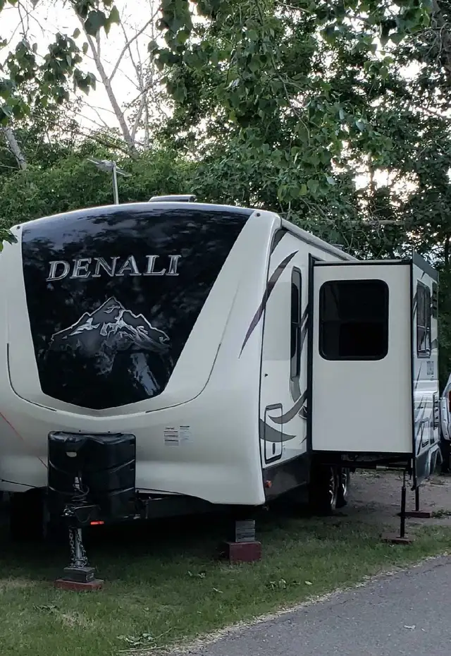2015 Denali lite    Series M-2371 RB in Travel Trailers & Campers in Regina - Image 10