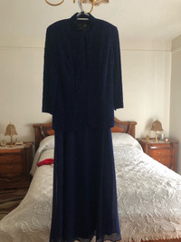 La Robe longue bleu à 12