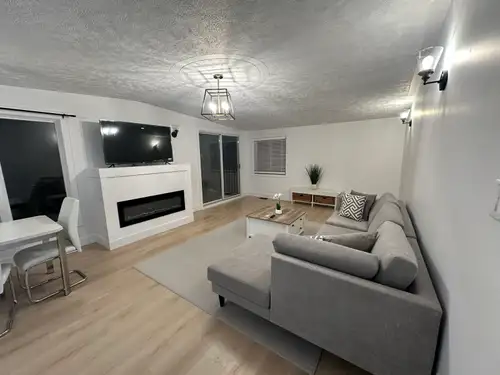 Conveniently located on Keltic Drive close to all amenities and schools. Fully furnished for ease an...