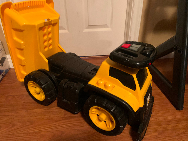 CATERPILLAR DUMP TRUCK in Toys & Games in St. John's - Image 2