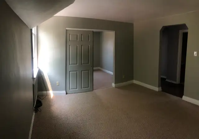 Spacious 1,000 Sq Ft 2-Bed + Den in Quiet Port Colborne