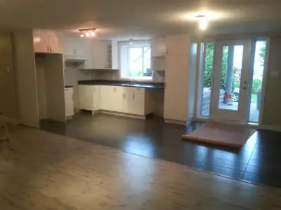 4 1/2 à louer avec garage de 20X20