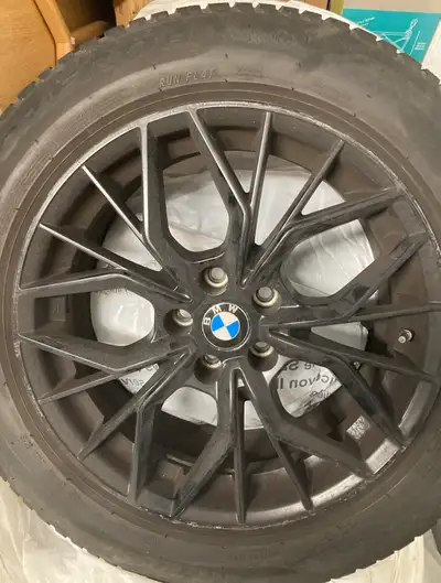 Selling a set of 4 original BMW OEM 18-inch alloy rims. Includes: - 4x BMW OEM rims (18”) - 2x Pirel...