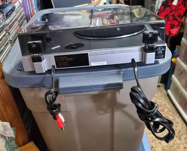 Pro-Linear Turntable in Stereo Systems & Home Theatre in Calgary - Image 5