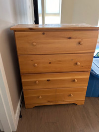 Wooden dresser 4 drawers 